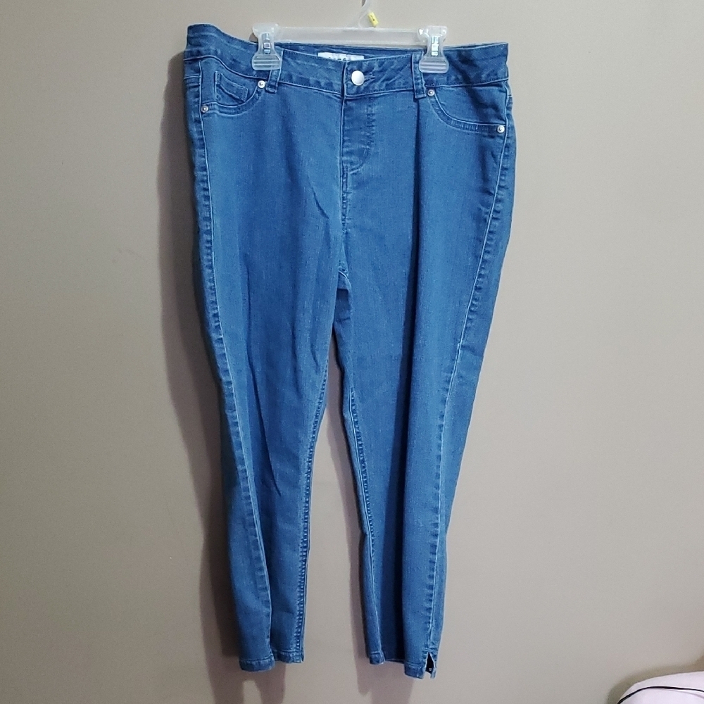 Nygard Women's Blue Crop Jeans Size 14